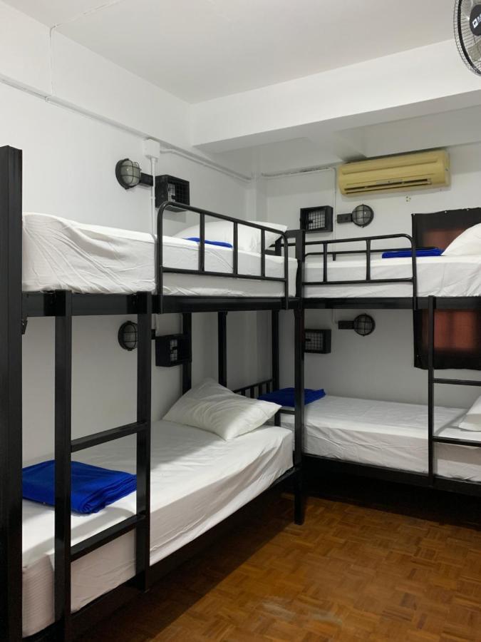 Revolution Hostel Chiang Mai Esterno foto