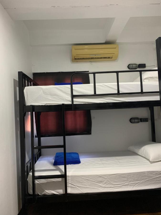 Revolution Hostel Chiang Mai Esterno foto