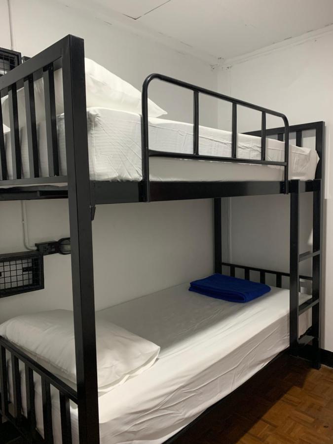Revolution Hostel Chiang Mai Esterno foto